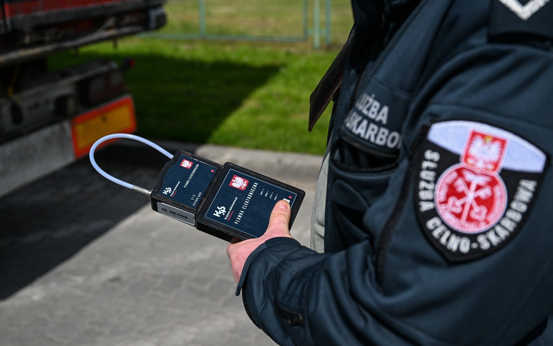 Latest company case about Poland's SENT System Boosts Cargo Security with Jointech GPS Electronic Seals